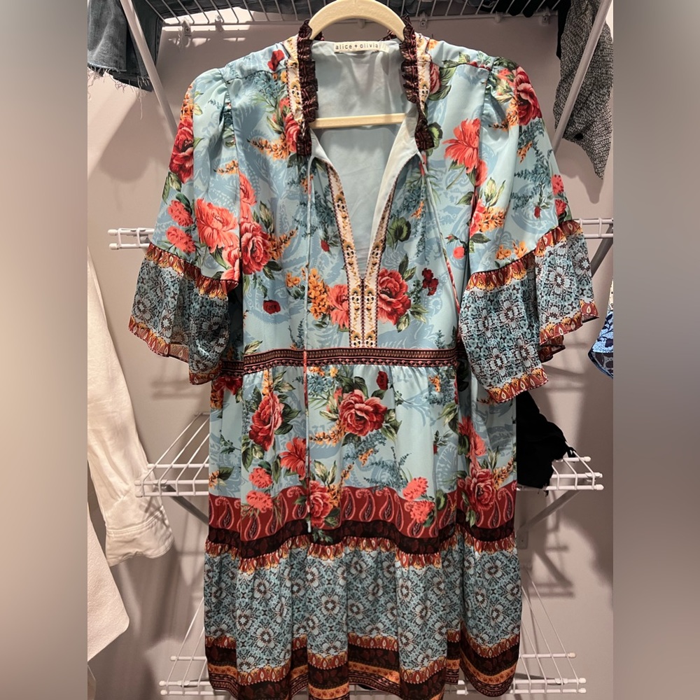 ALICE AND OLIVIA FLOWY FLOWER DRESS MINI LENGTH/ABOVE KNEE - Picture 2 of 12